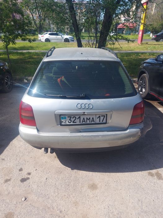 Авто машина ауди