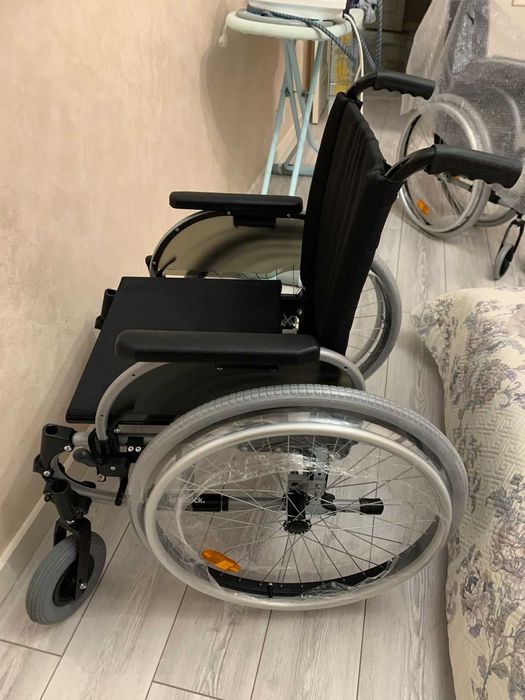 Кресло-коляска Ottobock Start для пожилых людей и инвалидов 7