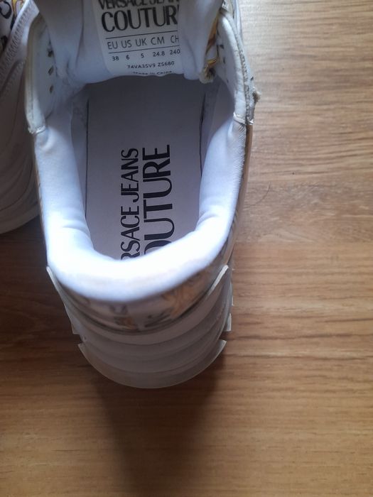 Продавам три чифта обувки втора употреба в комплект