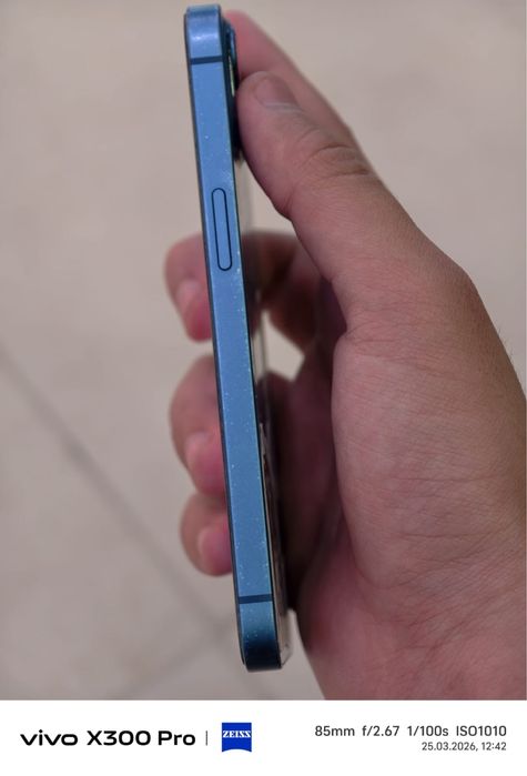 Продам айфон 13 сини