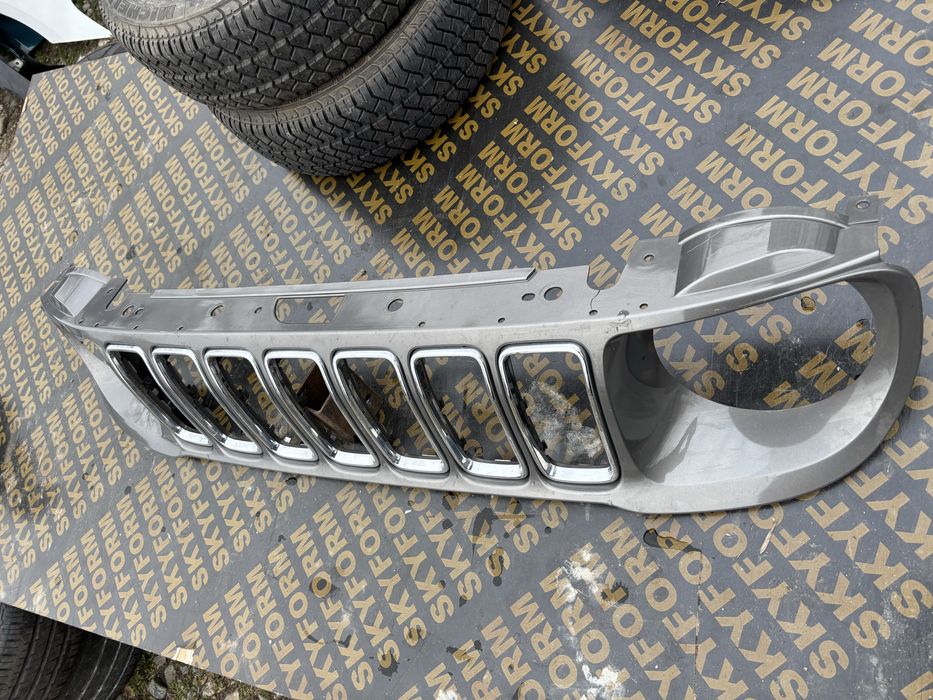 Решетка Jeep Renegade