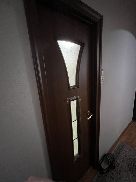 Есіктер бар жағдайы жөндеу керек