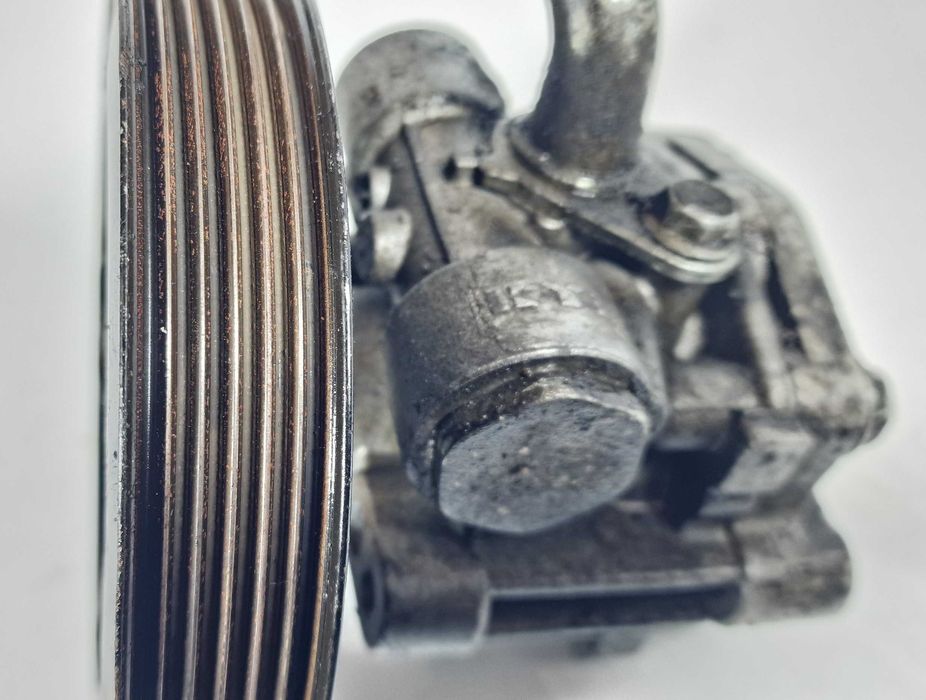 Хидравлична Помпа Mitsubishi Outlander 2.0 Митсубиши Аутлендър 03-06