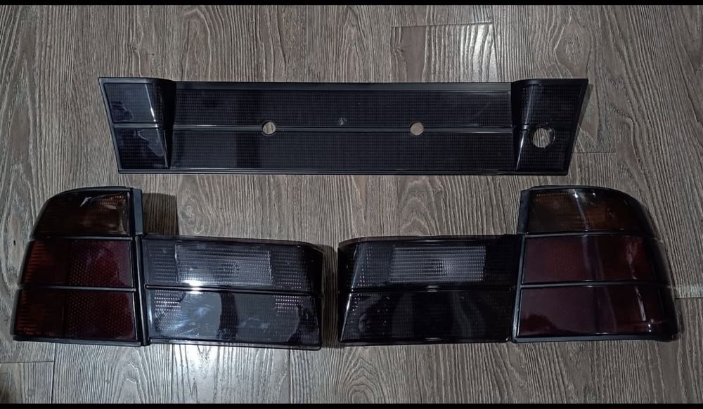Фонари задние HELLA DARK BMW E34 (китай)