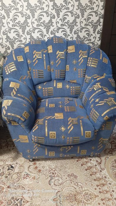 Диван и два кресла