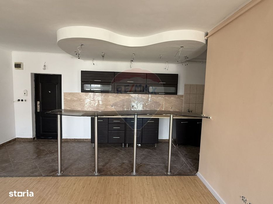 Apartament cu 3 camere, 98 mp, 2 băi, parcare în curte, Florești — fotografia 2