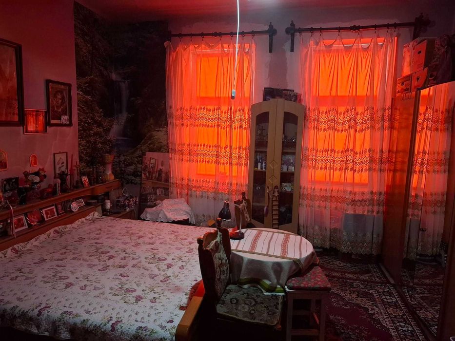 Casă părintească de vanzare. Preț 140000 Euro.