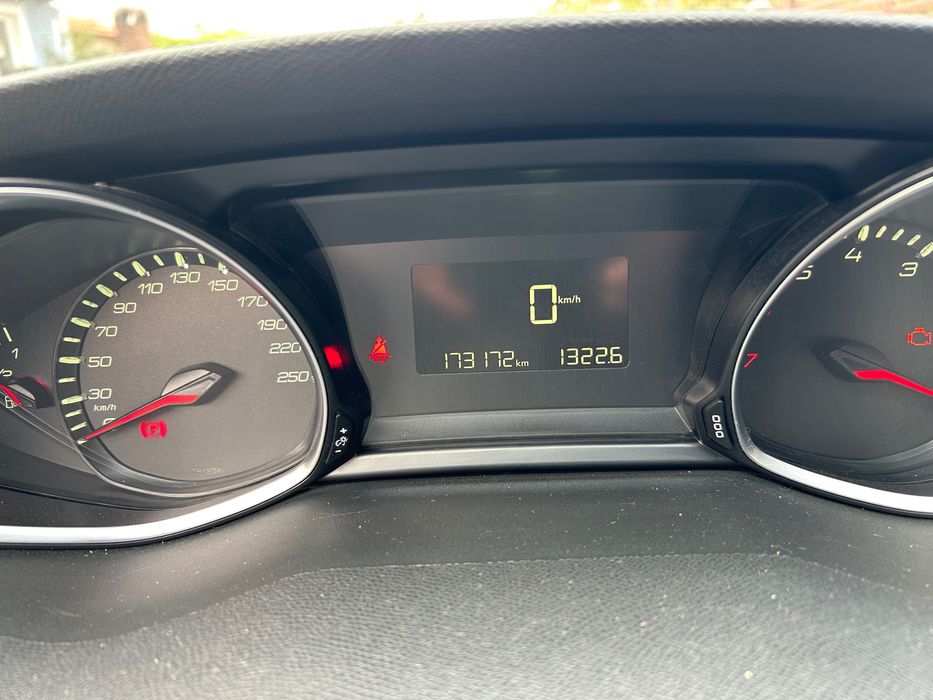 Peugeot 308 an  fabricație- decembrie 2014 ,turbo benzină ,1508 cm3