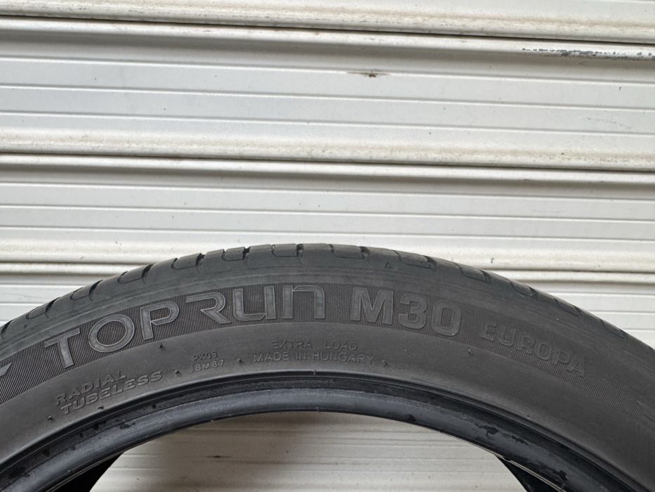 Автомобилни гуми 255 40 19 Momo