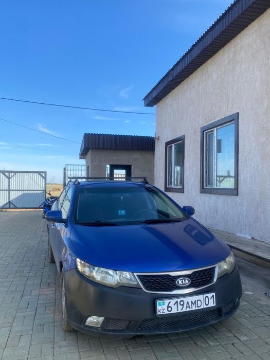 продам Kia cerato 2012 года