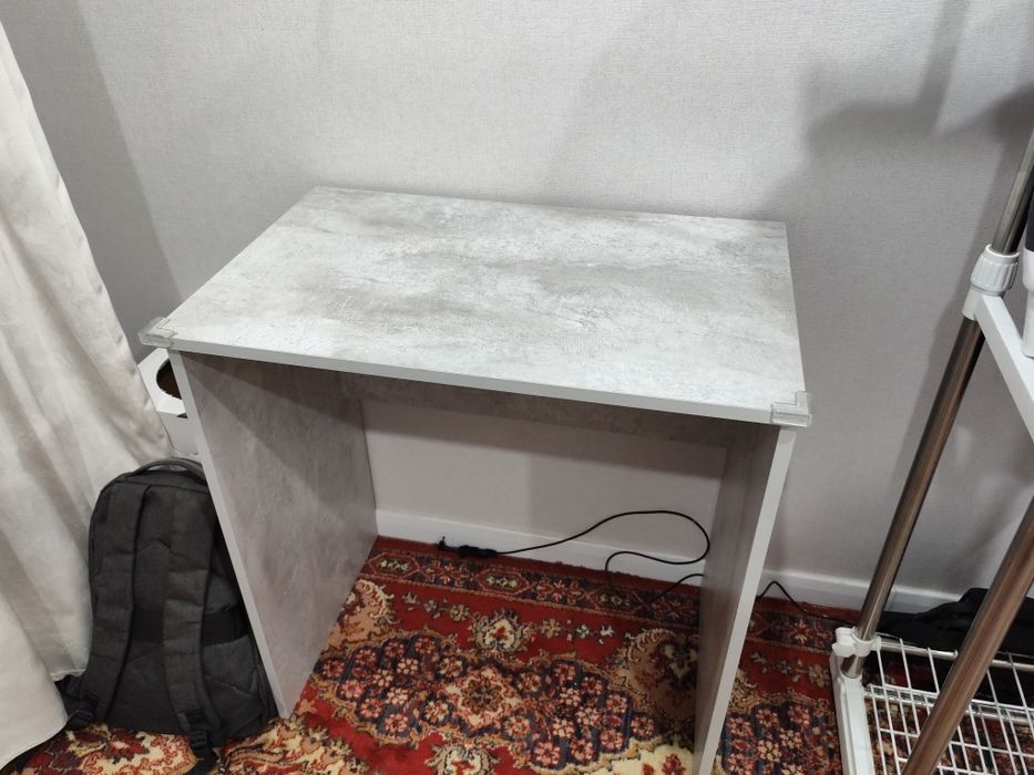 Стол 70*45 в отличном состоянии