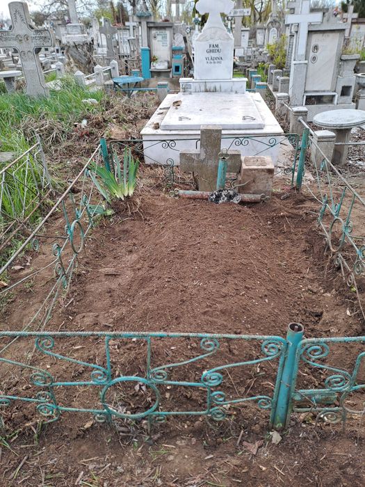 Super oferta vand donez(vanzare) loc de veci cimitir Etenitatea Galati