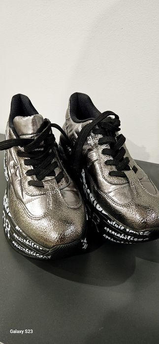 кожаные спортивные кроссовки