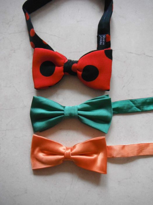 Папийонки, колани, тиранти, кърпички за сако