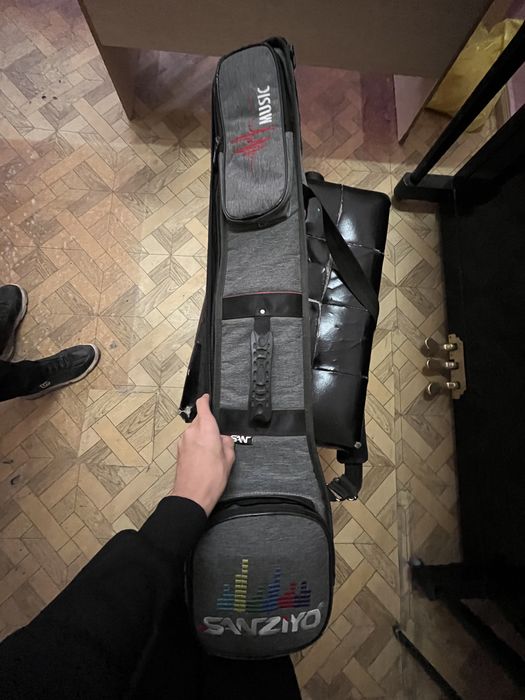 Qashqar rubobi zakasnoy chexoli ham bor