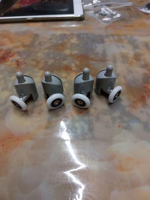 Колелца за душ кабина пълен комплект