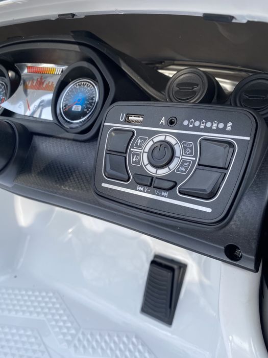 Детская машина электромобиль