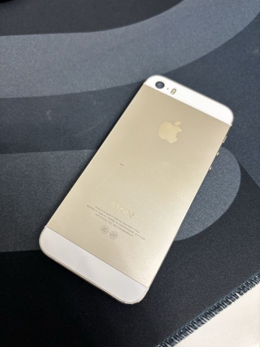 Iphone 5s gold/white