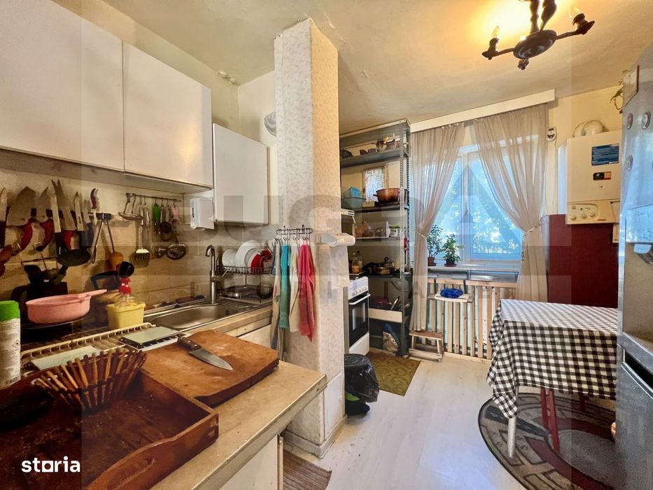 Apartament de 4 camere, 79mp, etaj intermediar, zona "La Terenuri"