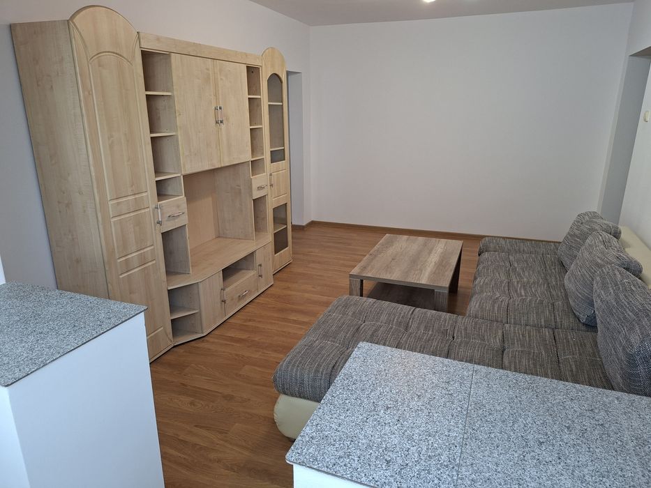 Vând apartament cu  2 camere