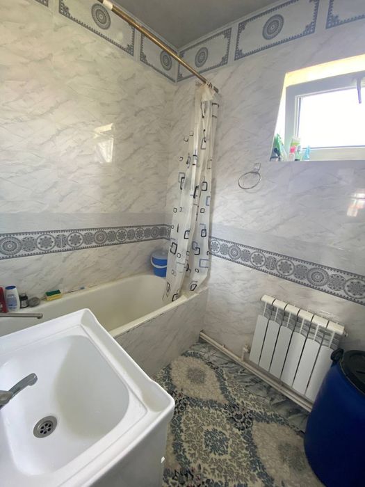 3 хонали квартира 
4-этаж кирпичный высоко потолочный отопление бор 
А