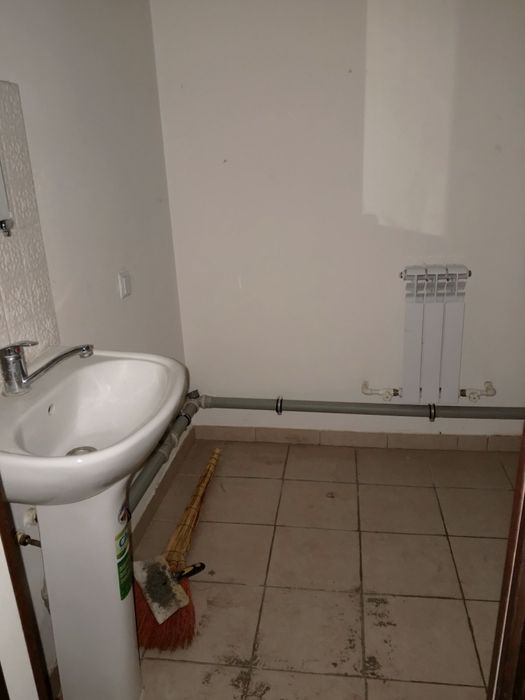 Тошкент шахрига жуда яқин ва қулай жойда 2 хонали квартира сотилади