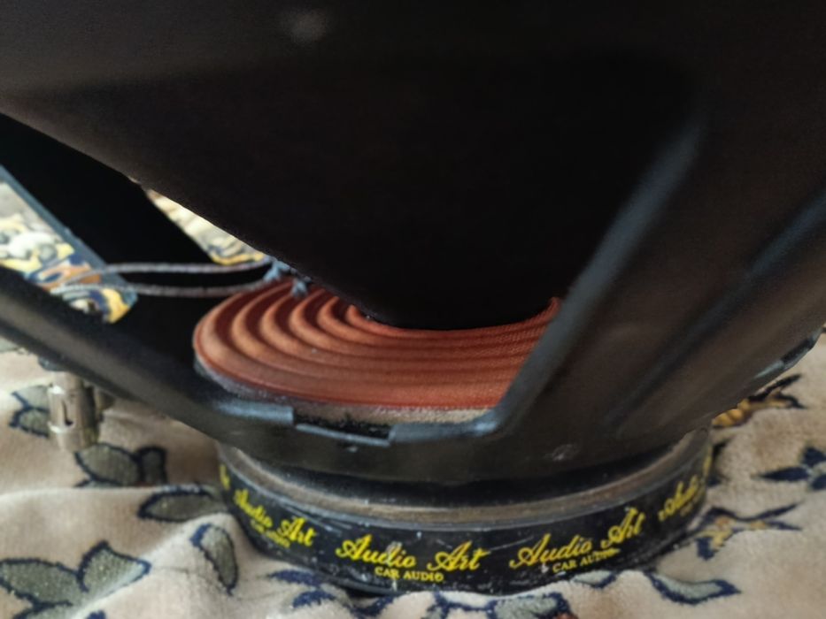 Американский 15-дюймовый сабвуфер.