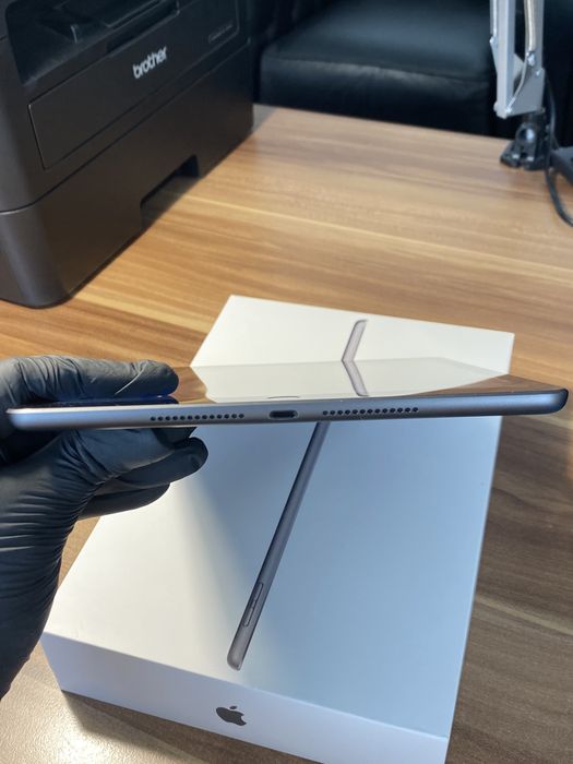 iPad / 10.2 Inch / 9th Generation /64 GB /Garanție 6 luni / Foarte bun