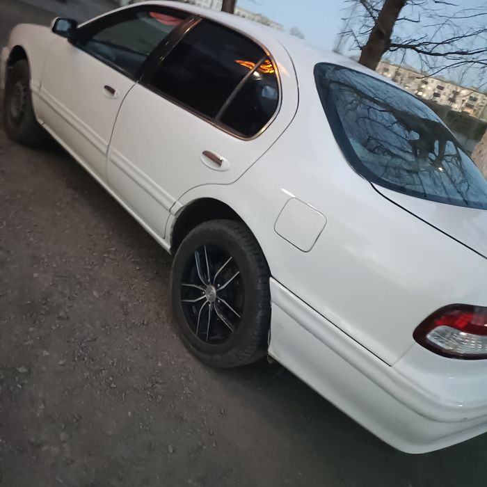Продам машину марки Nissan