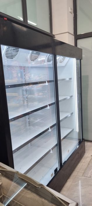 Vitrina xolodilnik garantiya