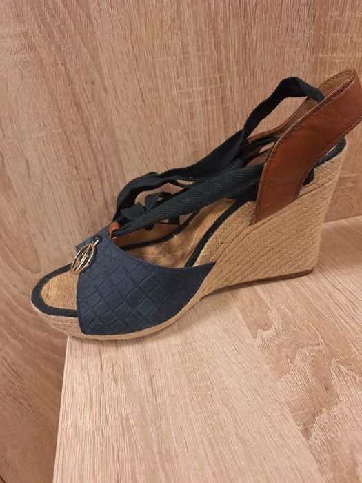 Сандали на платформа Armani Jeans