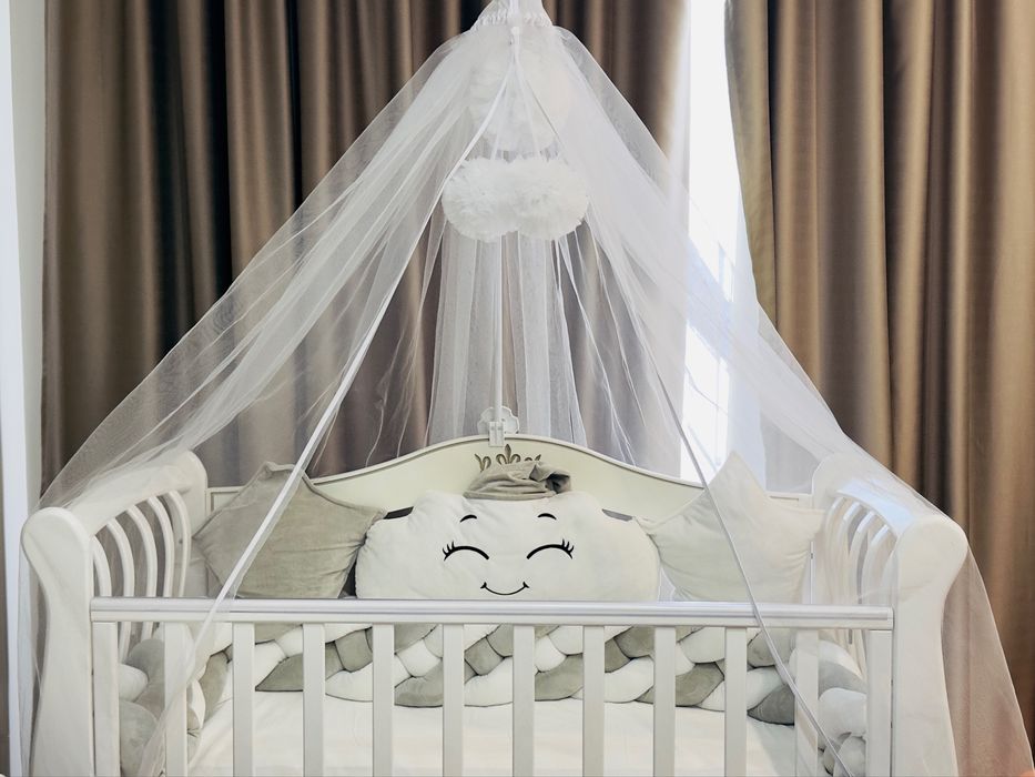 Детская кроватка с балдахином