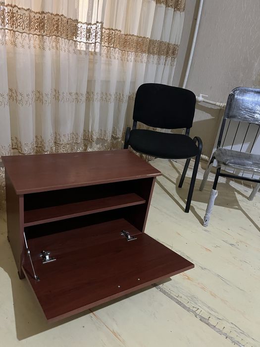 Стуль и комода хаммаси бирга сотилади