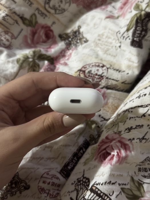 Apple AirPods 2 generation   ORIGINAL