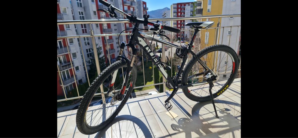 Bicicleta cube attention