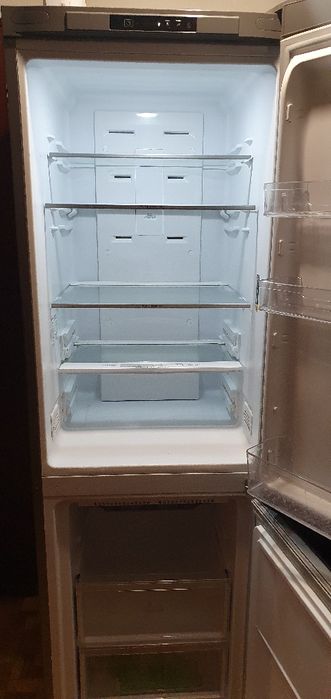 Хладилник с фризер