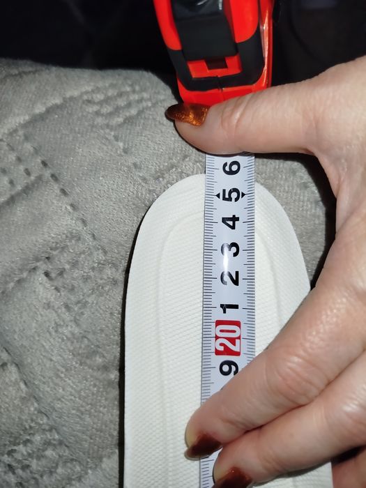 Продам кроссовки.