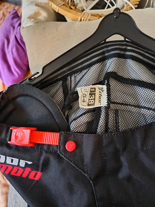 Costum motocross enduro,cu pantaloni și bluză THOR,mărimea XL,stare perfectă