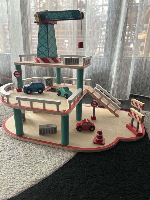 Garaj din lemn cu macara si vehicule, Egmont toys, 2-3 ani