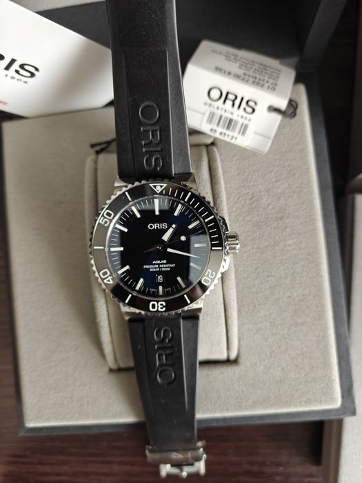 Швейцарские часы ORIS AQUIS DATE,