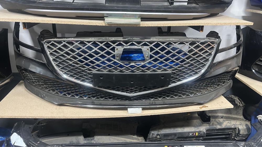 Передний бампер Джинесис Genesis