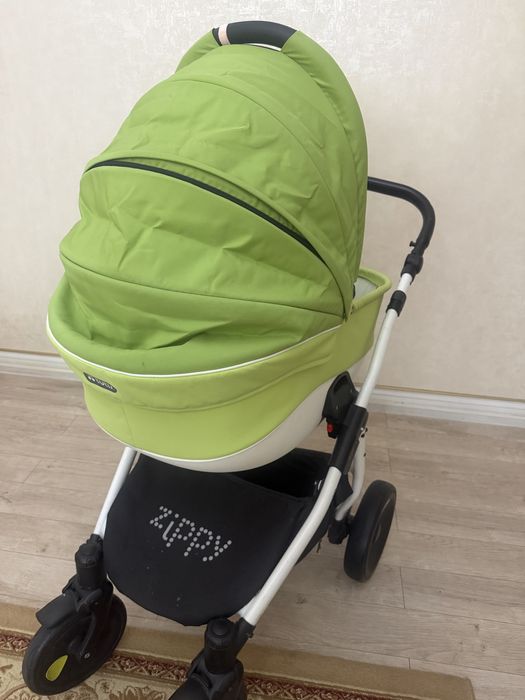Коляска для новорожденного
