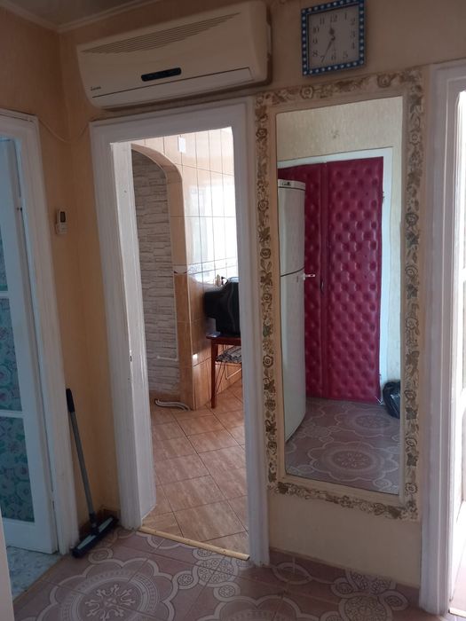 Apartament în Str Costache Racovita, 3 camere 64 mp utili, balcon, etaj 3/4, centrala proprie, AC, termopan, depozitare, scoli si licee in apropiere