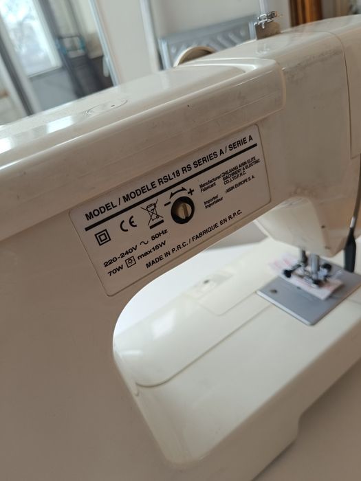 Швейная машинка Toyota (Electronic Control)