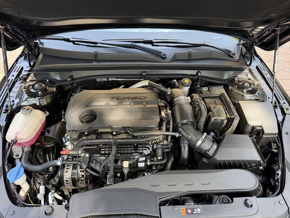 Kia K5 Premium 8 Чи Позится