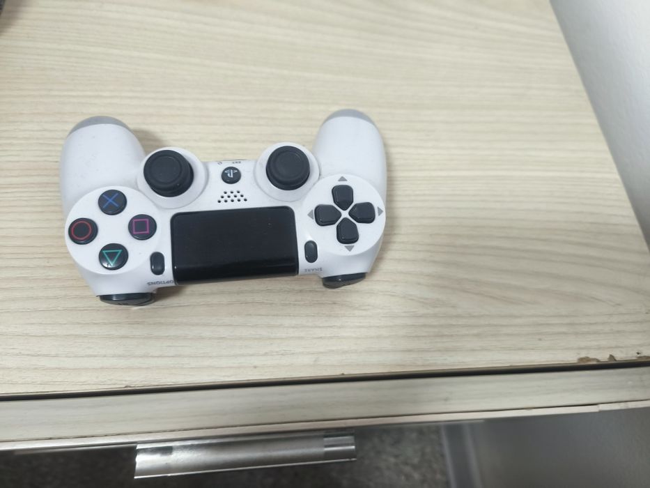 Джойстик от плестейшн 4