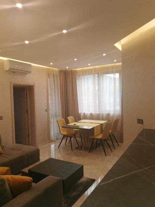 Дава се под наем Тристаен апартамент в София, Витоша - 70 кв.м за 816 € - Снимка #1