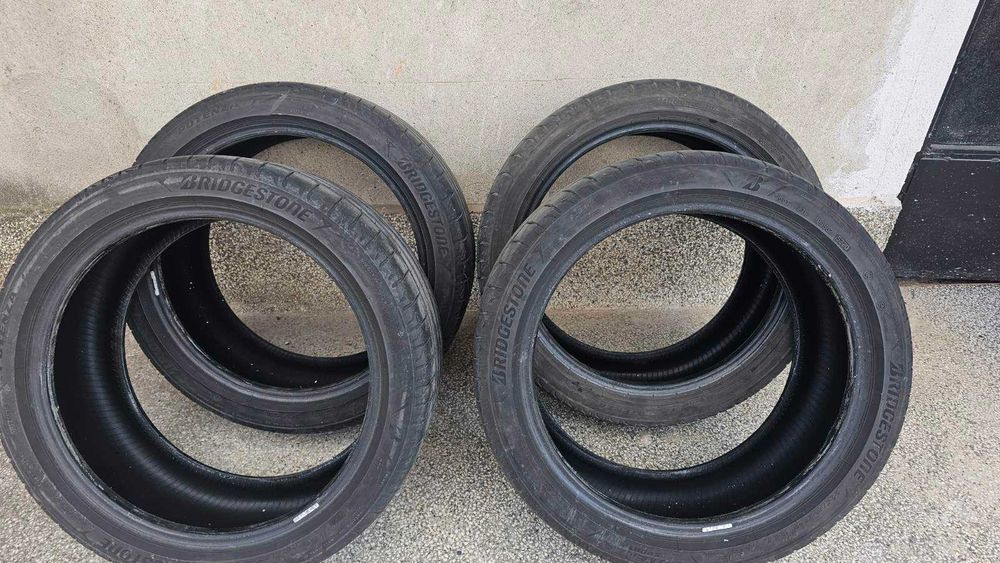 Летни гуми Bridgestone 235/40/18