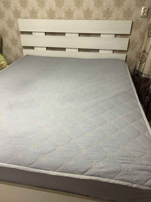 Продам двухспальную кровать