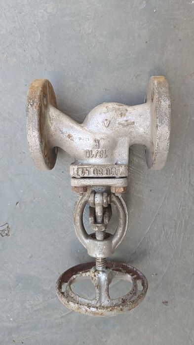 Продам задвижку.